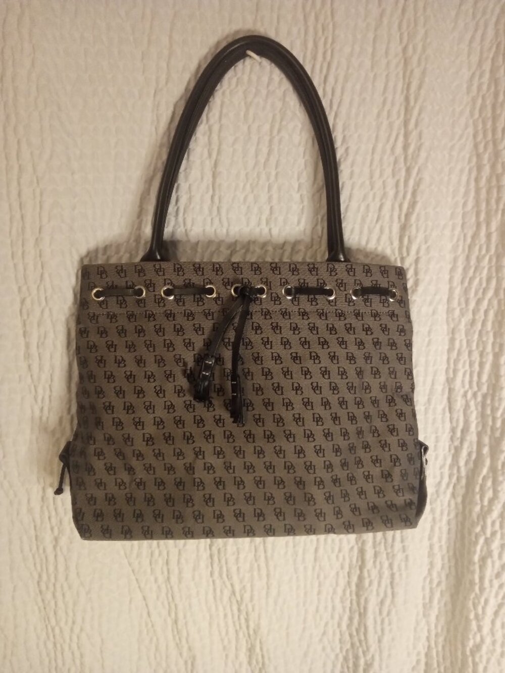 Dooney & Bourke Grey & Beige Medium Hobo Shoulder Bag Logo Purse